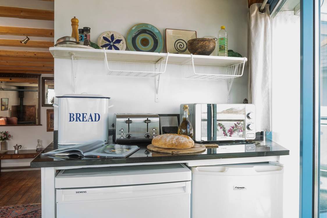 The kitchen is fantastically equipped for a seaside feast.