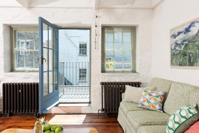 The Works is a 2 bedroom, dog friendly cottage near the beach in Penzance, Cornwall.
