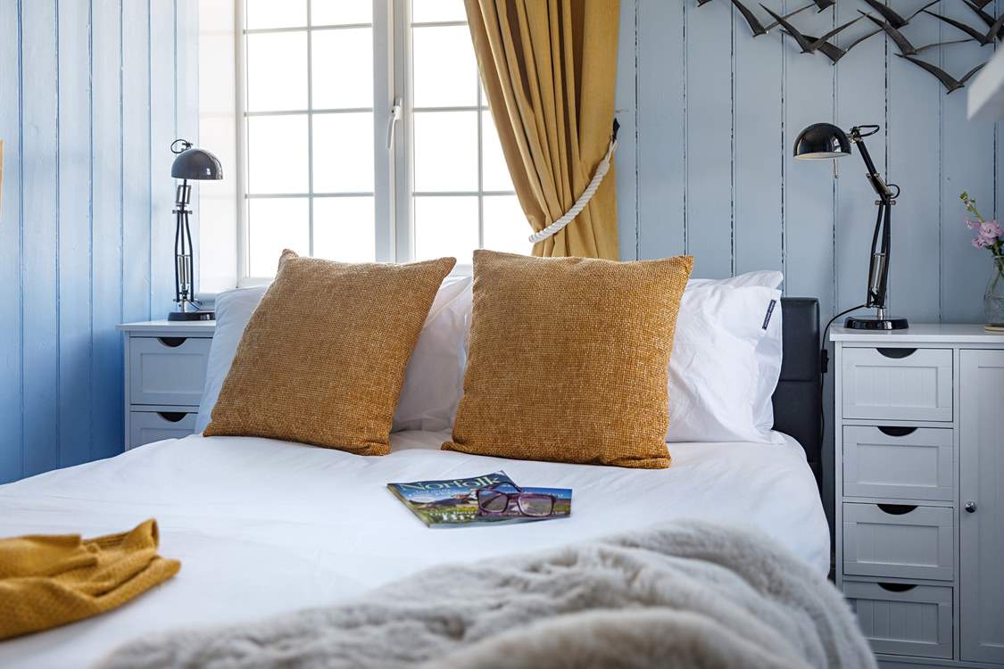 Views to the sea in two directions from the cosy double.