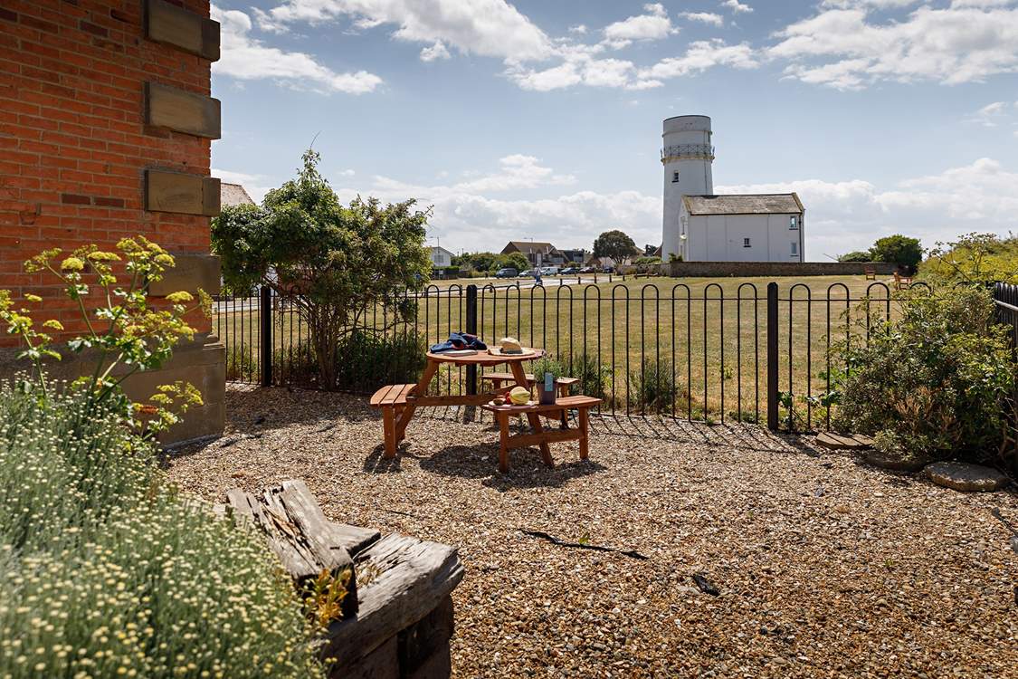 Al fresco dining with fabulous views.