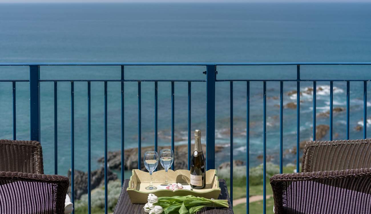 Pour a vino and celebrate being on holiday.