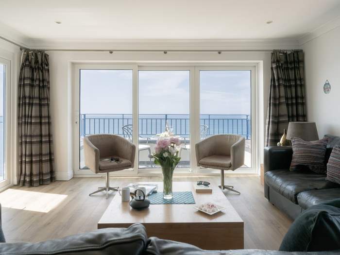 Devon Beach Court, Sleeps 8 in Woolacombe