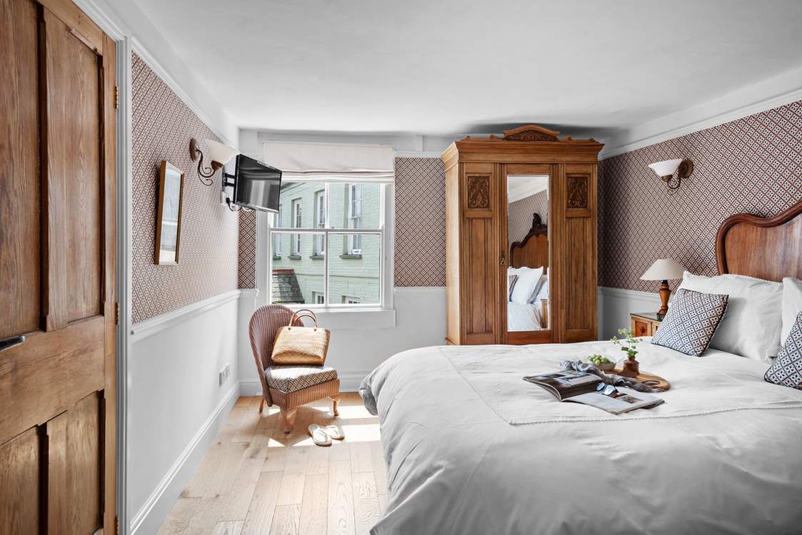 There's a choice of four spacious bedrooms at Armsyde, each with their own en suite.