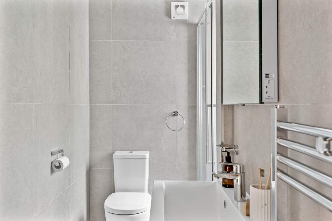 The main shower-room.