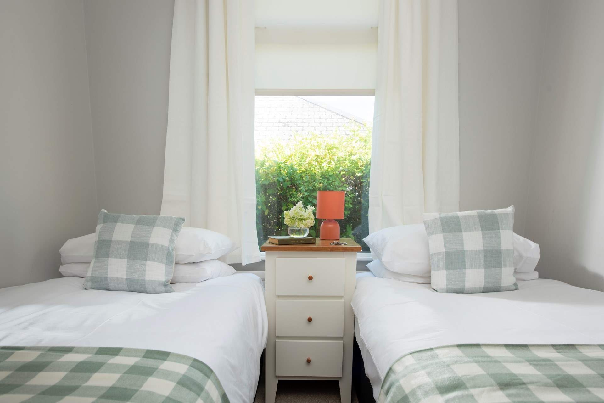 The sweet twin bedroom.