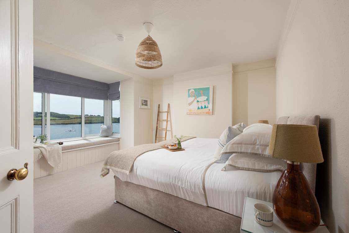 The two bedrooms to the front have 'zip and link' beds so you can choose either twin beds or a super-king double.