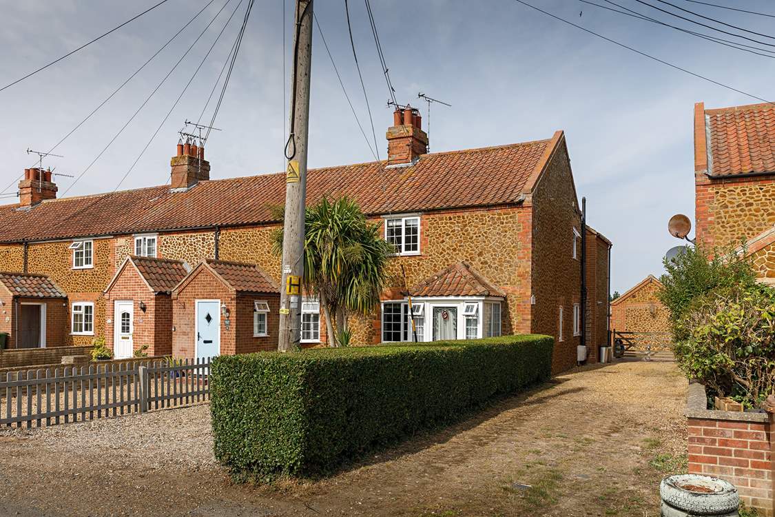 Welcome to Blackberry Cottage, drive down the lane through the gate to park an additional car.