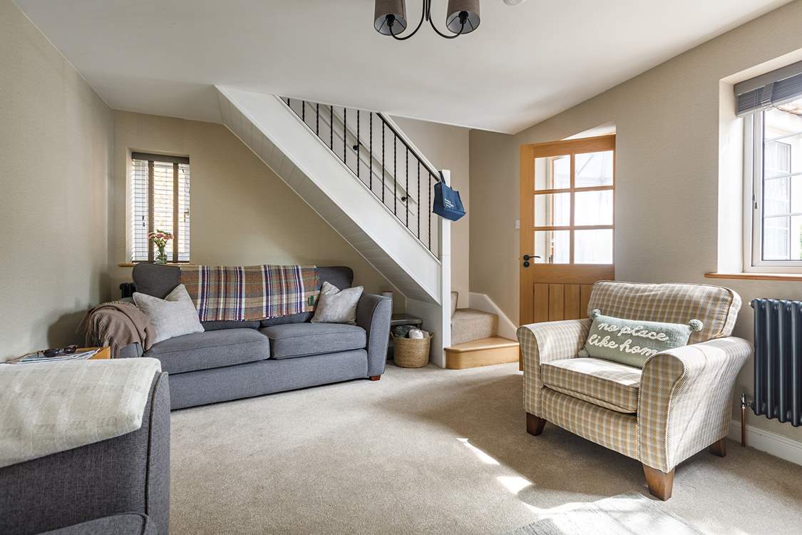 The sitting-room is beautifully furnished.
