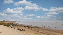 Fabulous North Beach and promenade, popular with kayakers and water sport enthusiasts.