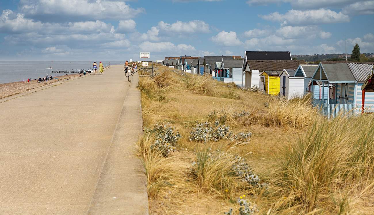 Take a stroll along the promenade from South Beach Heacham to 'Sunny Hunny'.