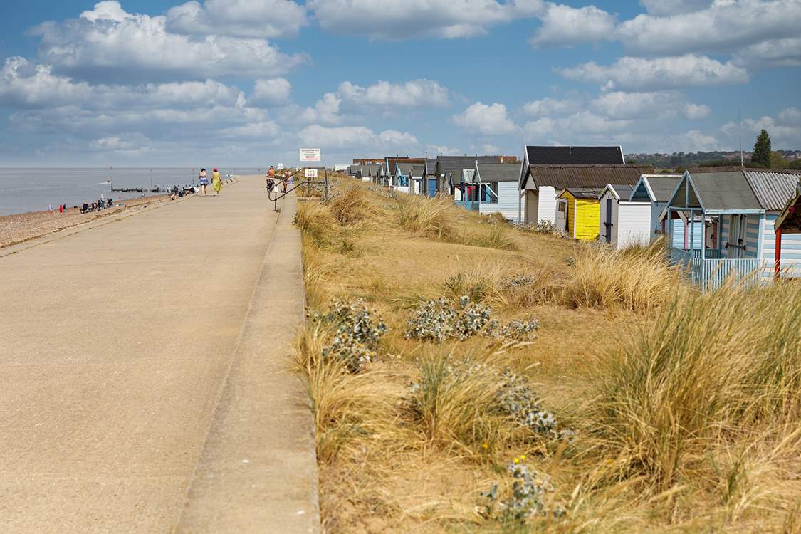 Take a stroll along the promenade from South Beach Heacham to 'Sunny Hunny'.
