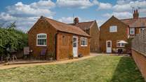 Welcome to Blackberry Cottage with a very special 'Garden Retreat' annexe with luxury bedroom and private shower all on one level, perfect for grandparents or couples.