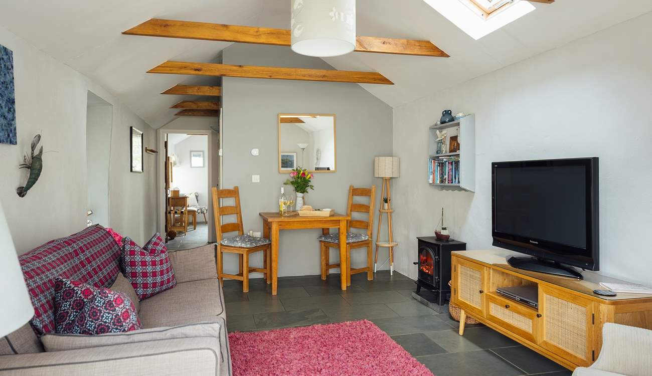 Ideal spot for just the two of you. 