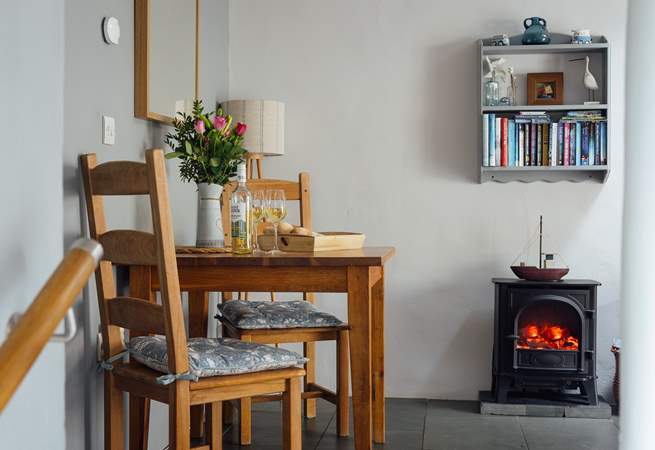 Romantic meal for two. Take in the sea glimpses. 