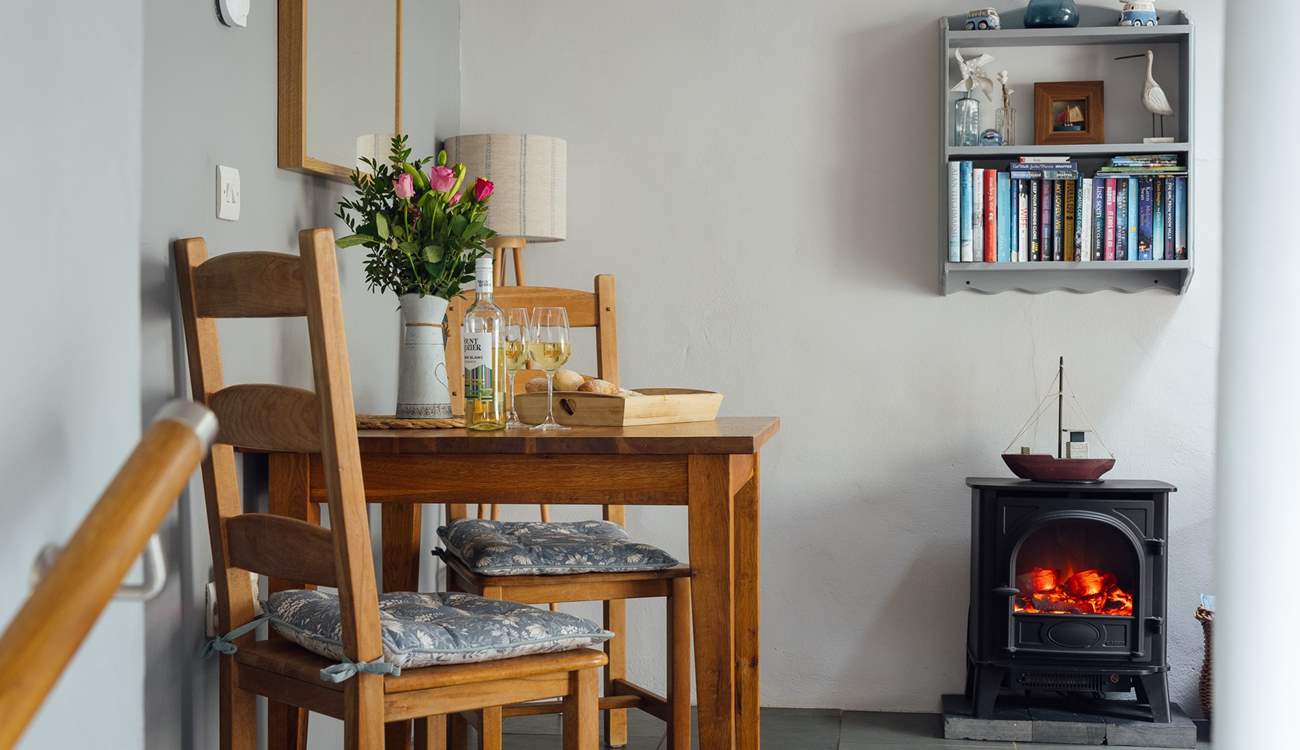 Romantic meal for two. Take in the sea glimpses. 