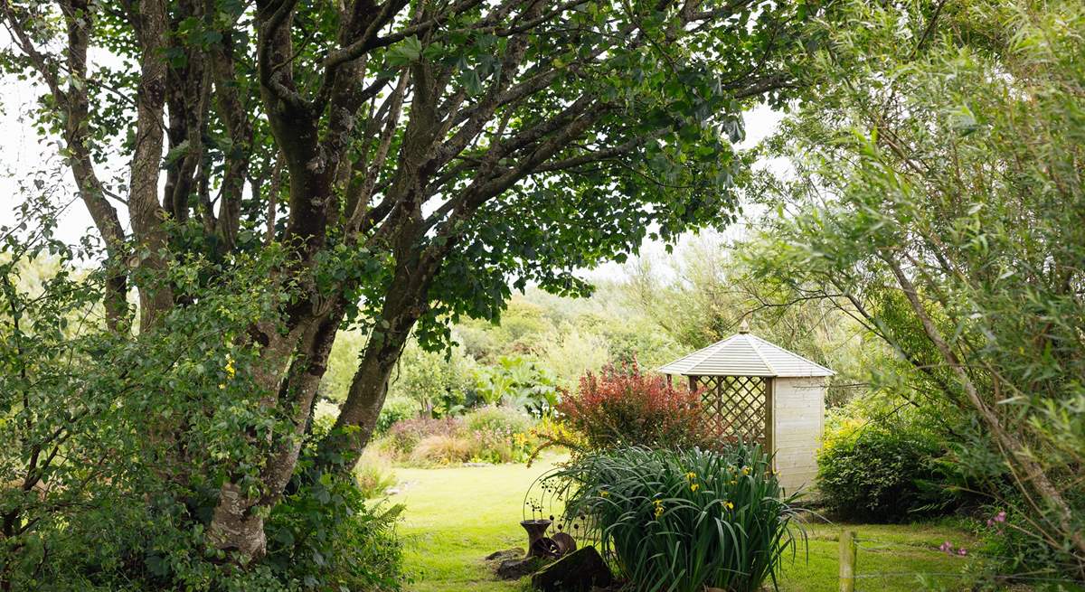An idyllic holiday retreat nestling on the magnificent Pembrokeshire coast.  