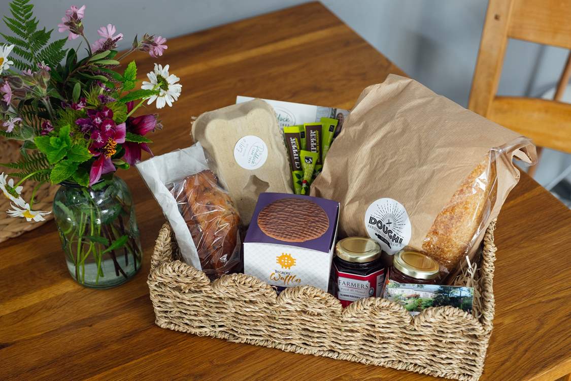 Enjoy the splendid welcome basket.