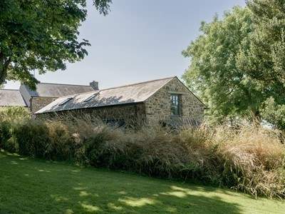 Thoughout the year, Penberi is the perfect romantic retreat. 