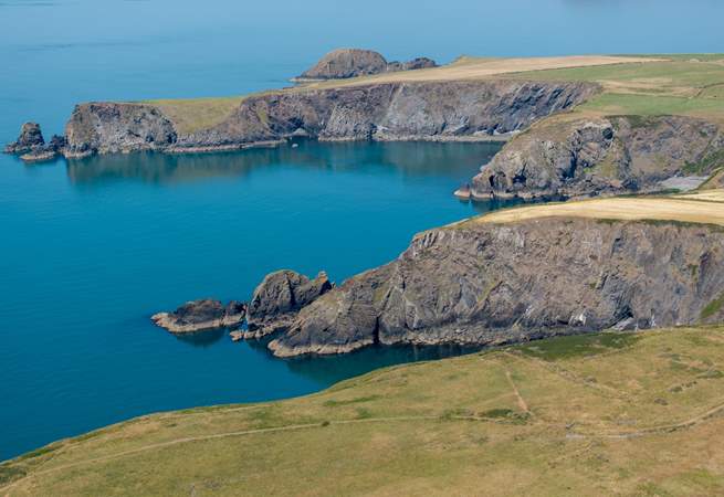 Gaze out through some windows and from the surroundings at the spellbinding views and exquisite blue sea of the North Pembrokeshire coast. 
