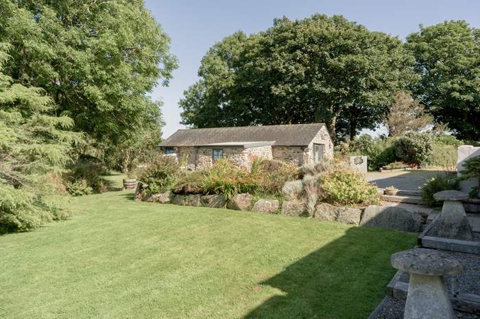 Penberi is a 1 bedroom, dog friendly cottage with sea views near St Davids.