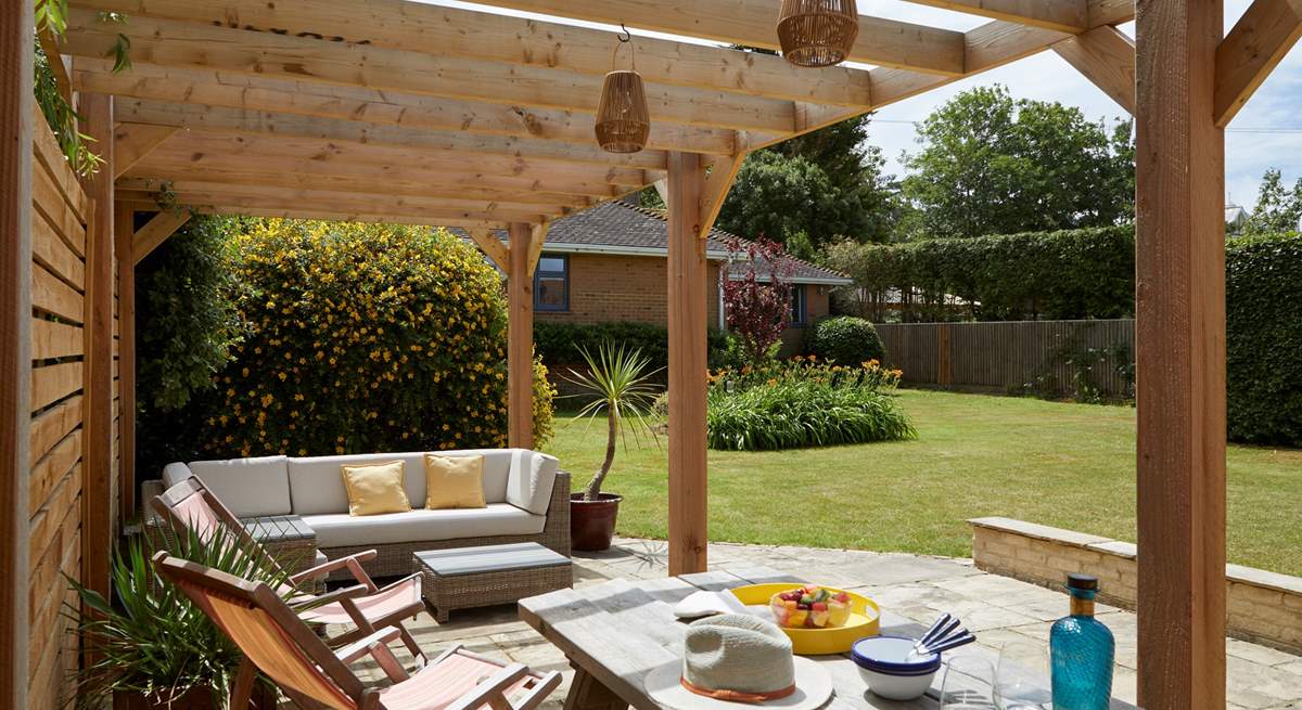 The impressive patio terrace is ready for you to indulge in al fresco dining.