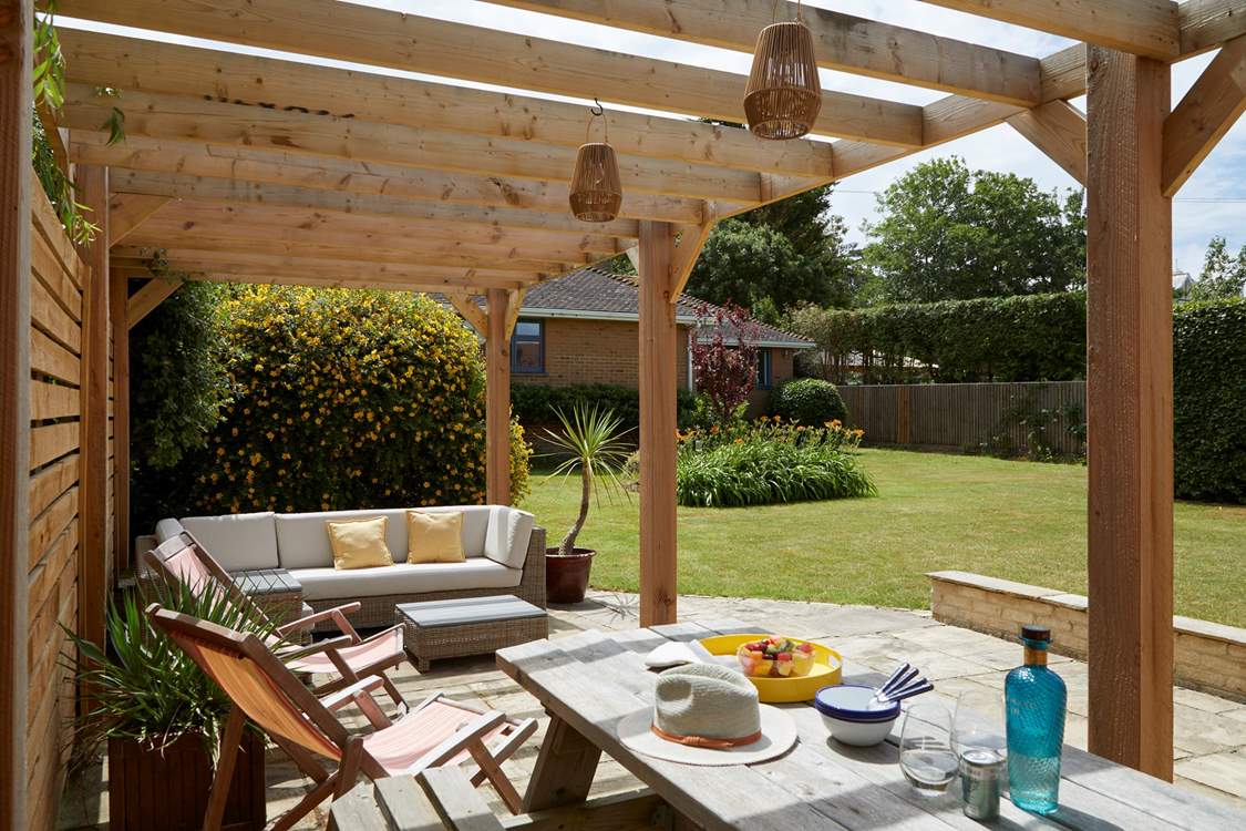 The impressive patio terrace is ready for you to indulge in al fresco dining.