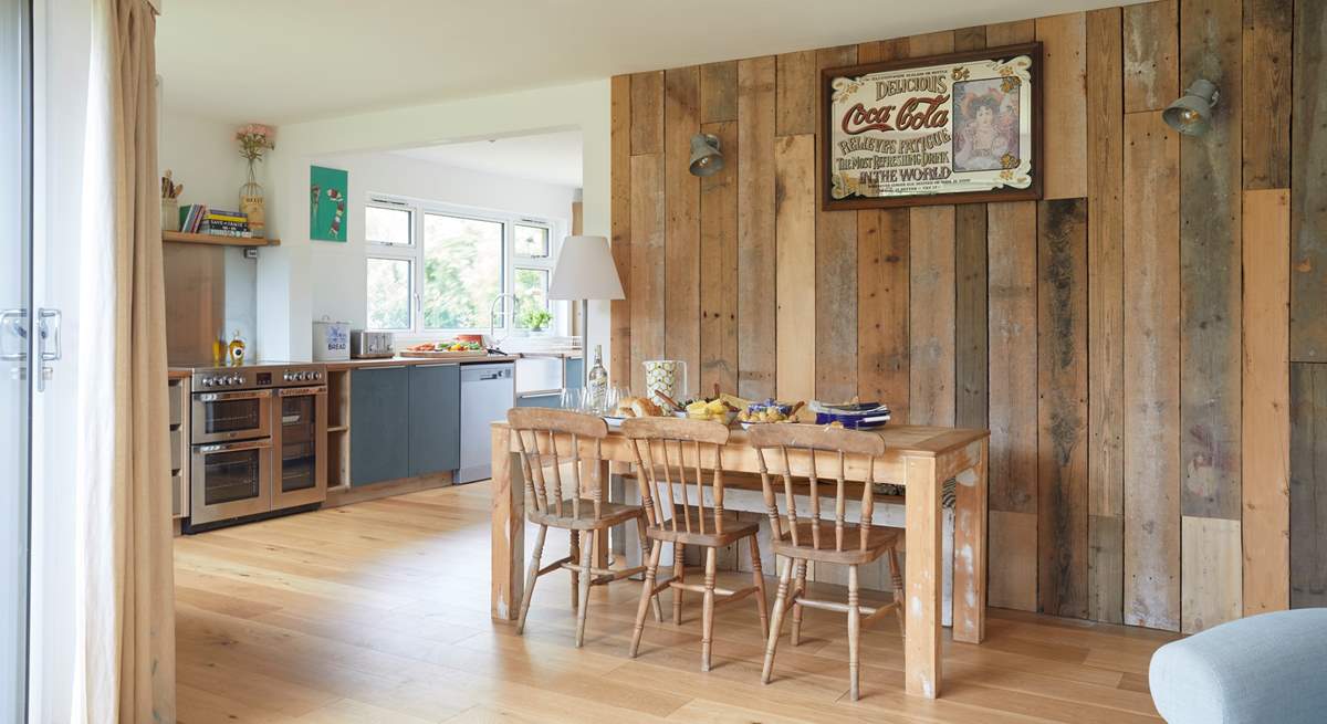 Enjoy the spacious open living environment. 