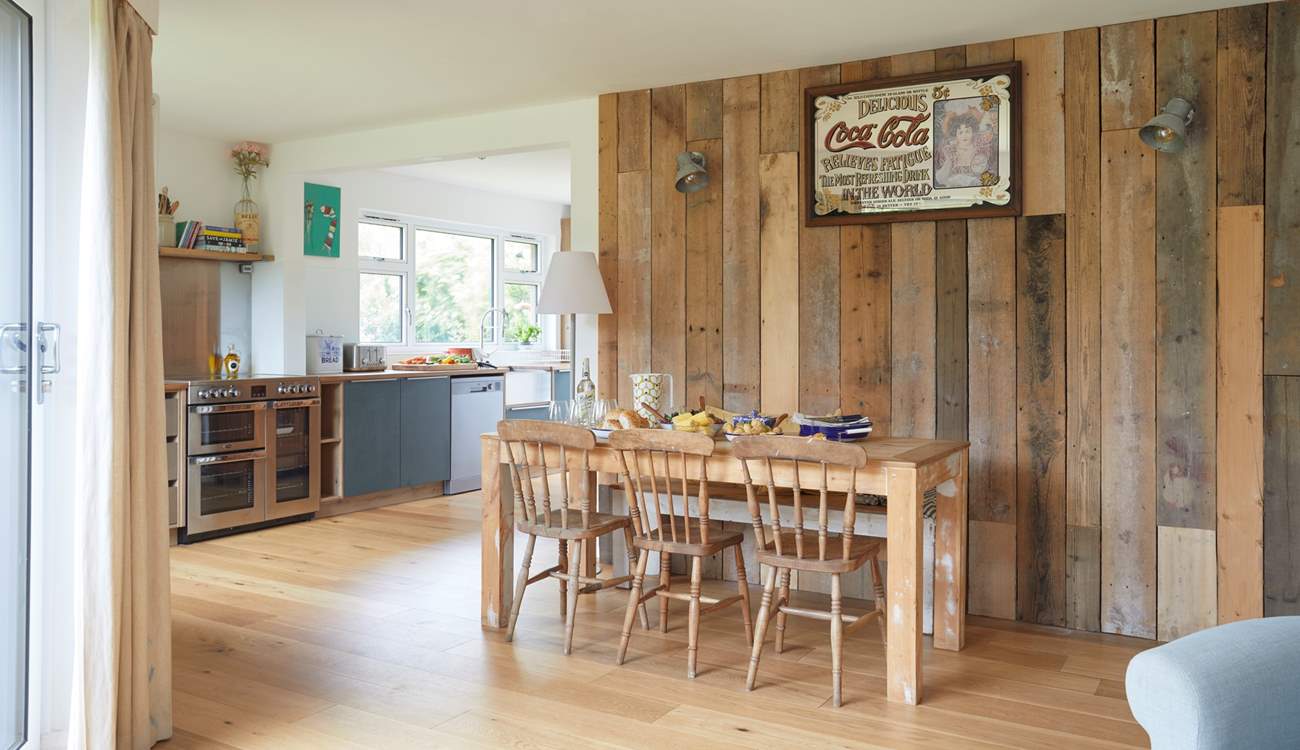 Enjoy the spacious open living environment. 