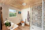 With plenty of space to freshen up after salty sea swims.