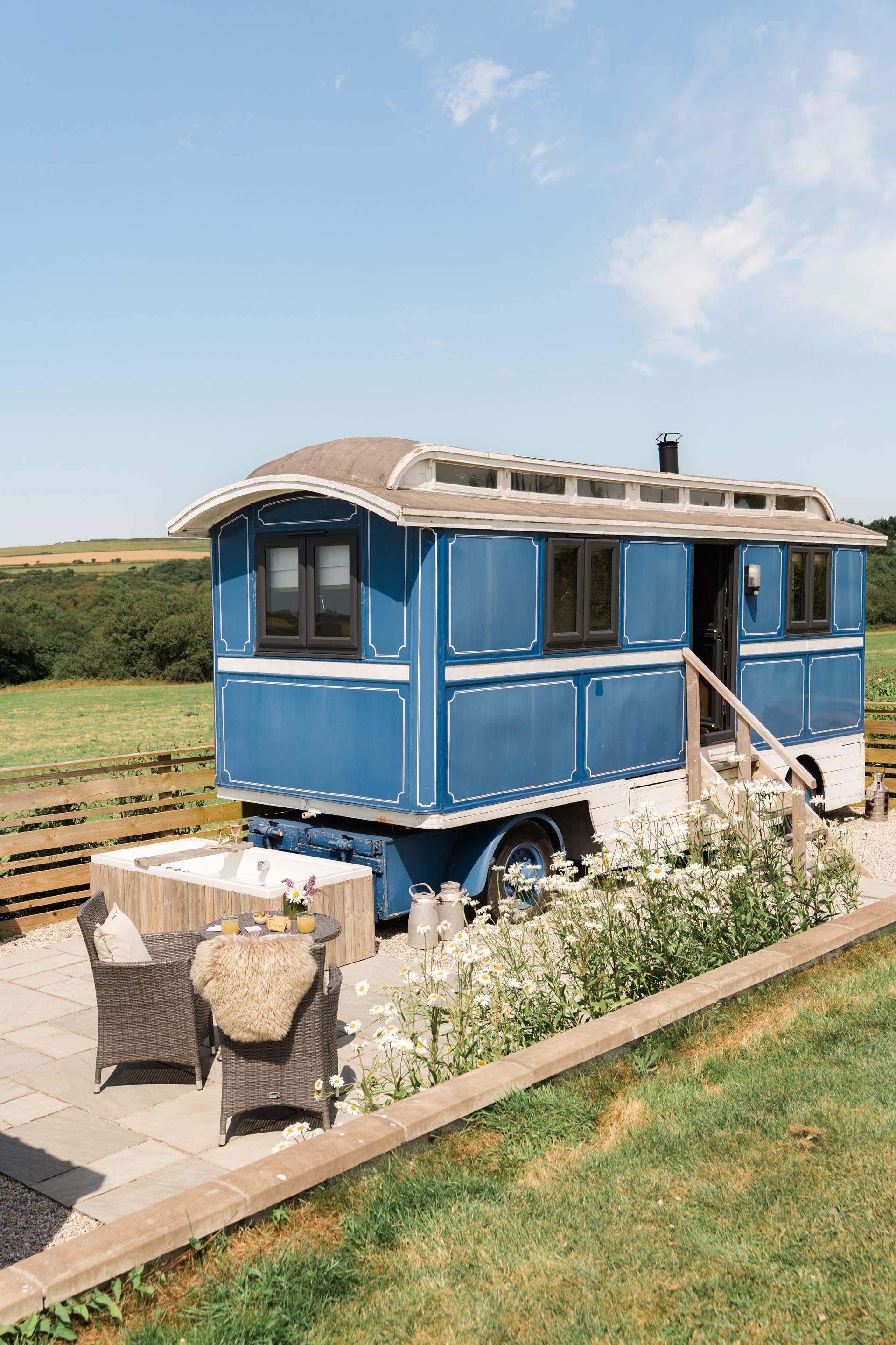 Once part of The World’s Fair, this charming hideaway now rests in a peaceful pocket of the Cornish countryside.