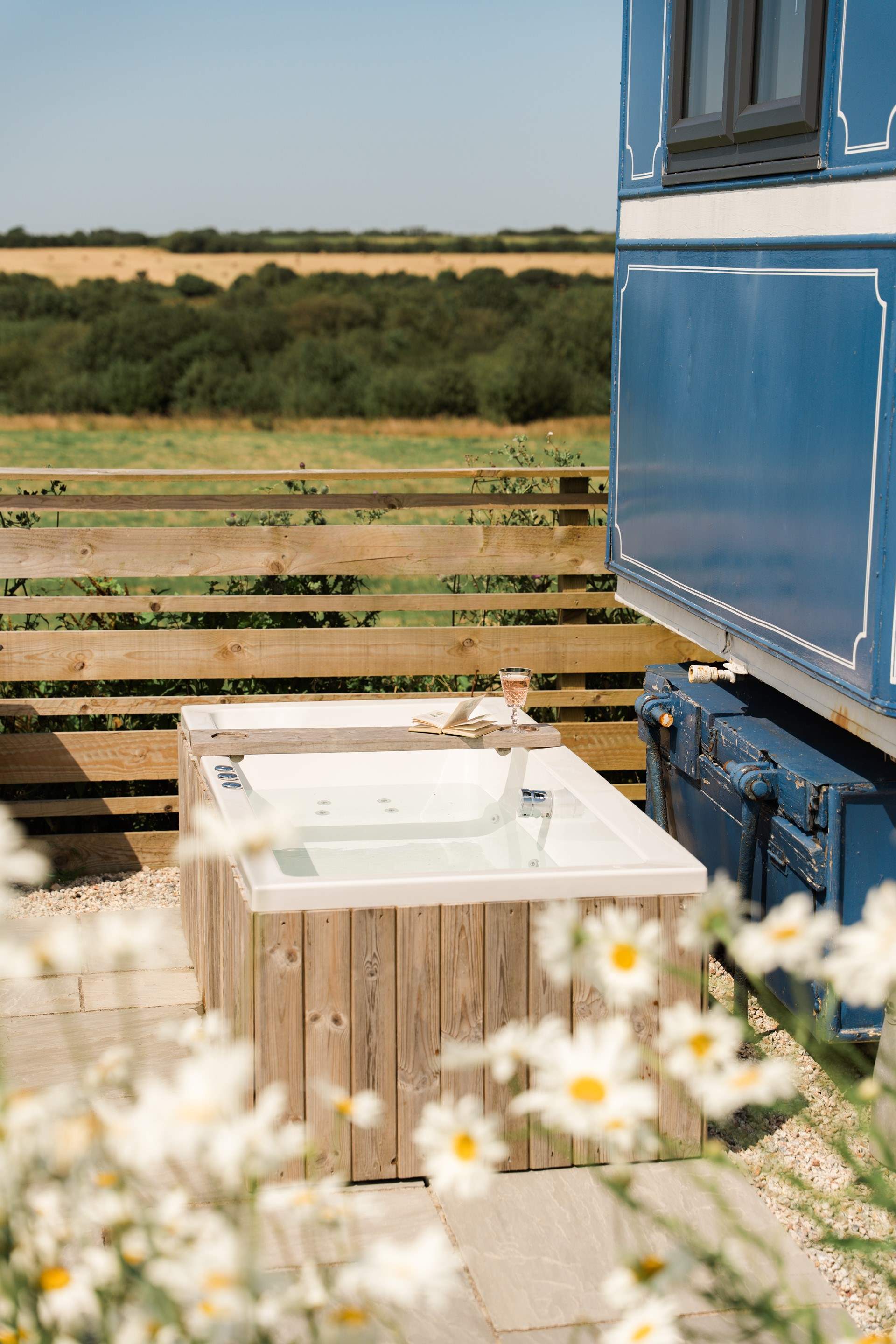 Sink into the heavenly outdoor bath, for morning soaks and starlit dips.