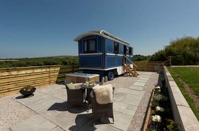 Bluebell. Sleeps 2, 6.5 miles SE of Mawgan Porth