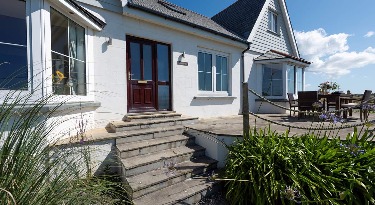 Take care on the 8 steps to access the front door, these can be avoided by entering at the rear.