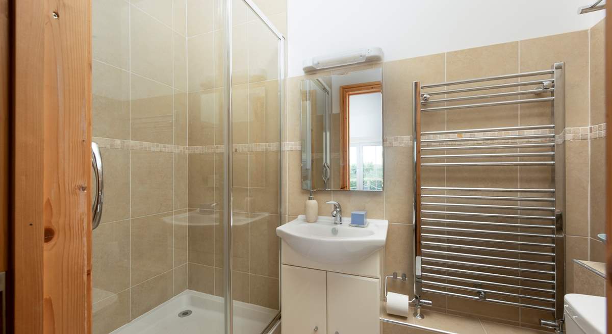 This is the en suite to bedroom 4.