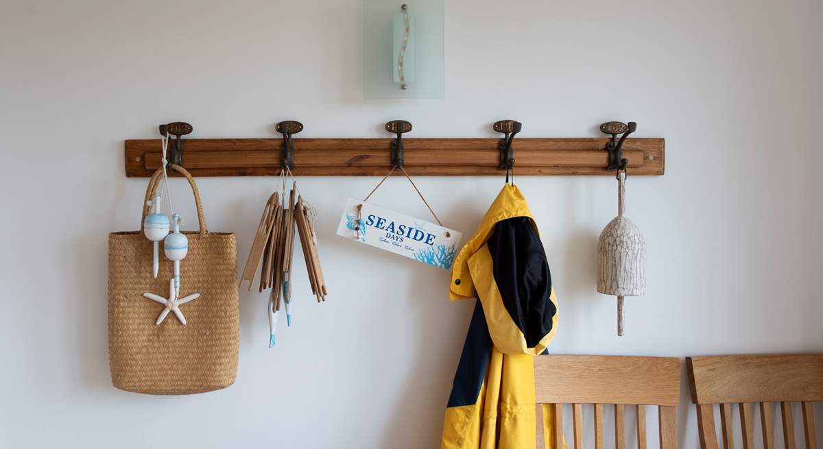 The entrance porch has plenty of space for beach bags or anoraks!