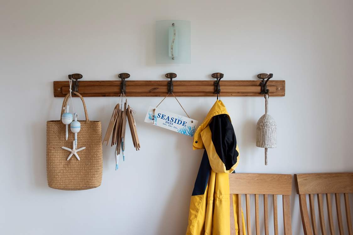 The entrance porch has plenty of space for beach bags or anoraks!