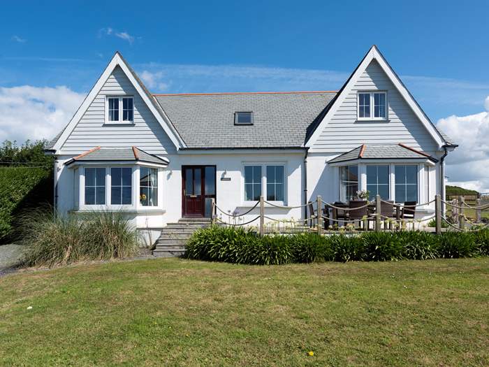 Roselands, Sleeps 8 in Mullion
