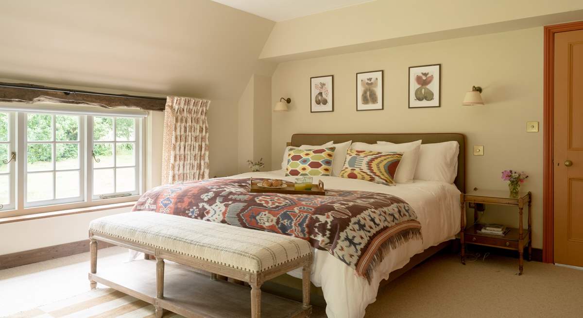 The main bedroom with Emperor bed (6' 6'' wide) is a relaxing haven.