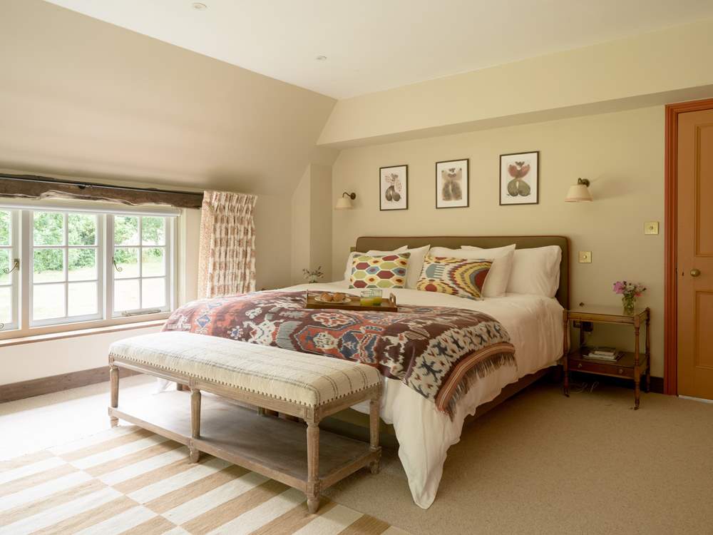 The main bedroom with Emperor bed (6' 6'' wide) is a relaxing haven.