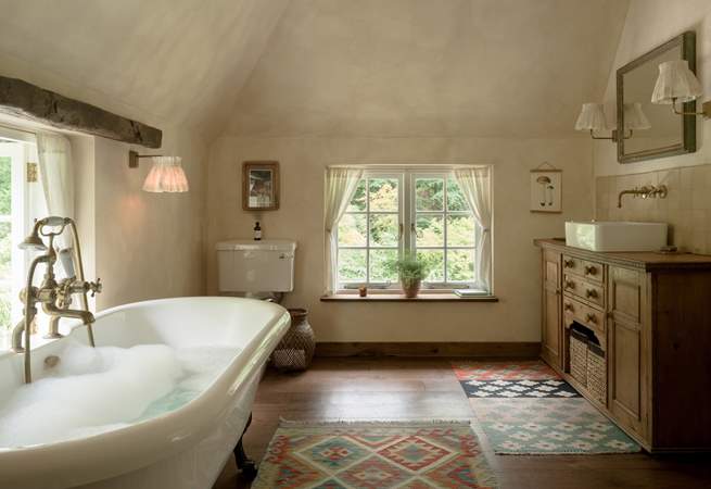 The en suite has a gorgeous free-standing bath.