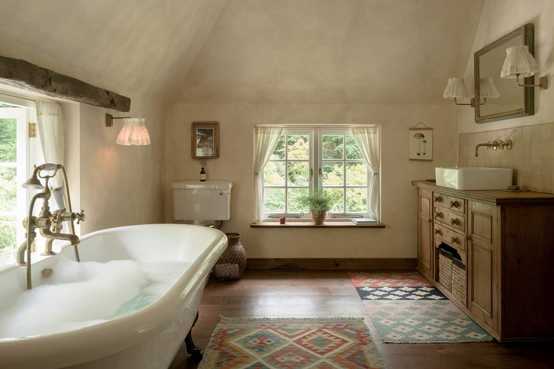 The en suite has a gorgeous free-standing bath.