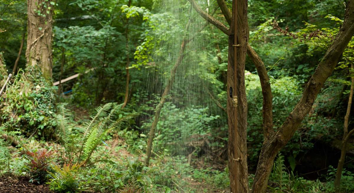 Step outside and embrace the outdoors whilst you cool off under the cold-water rainfall shower.