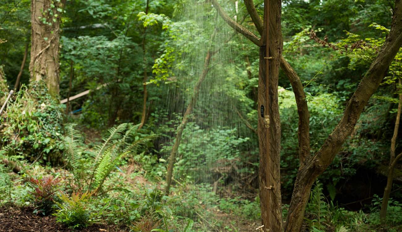 Step outside and embrace the outdoors whilst you cool off under the cold-water rainfall shower.