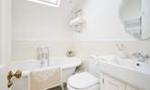 Enjoy a relaxing soak in the en suite bathroom to bedroom 1. - Thumbnail Image