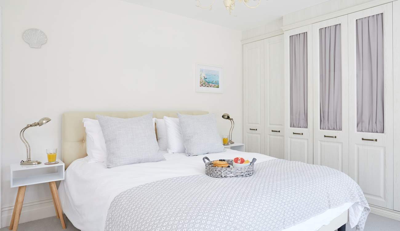 You will be sure to get a good night's sleep here with fresh crisp linen and a comfortable bed.