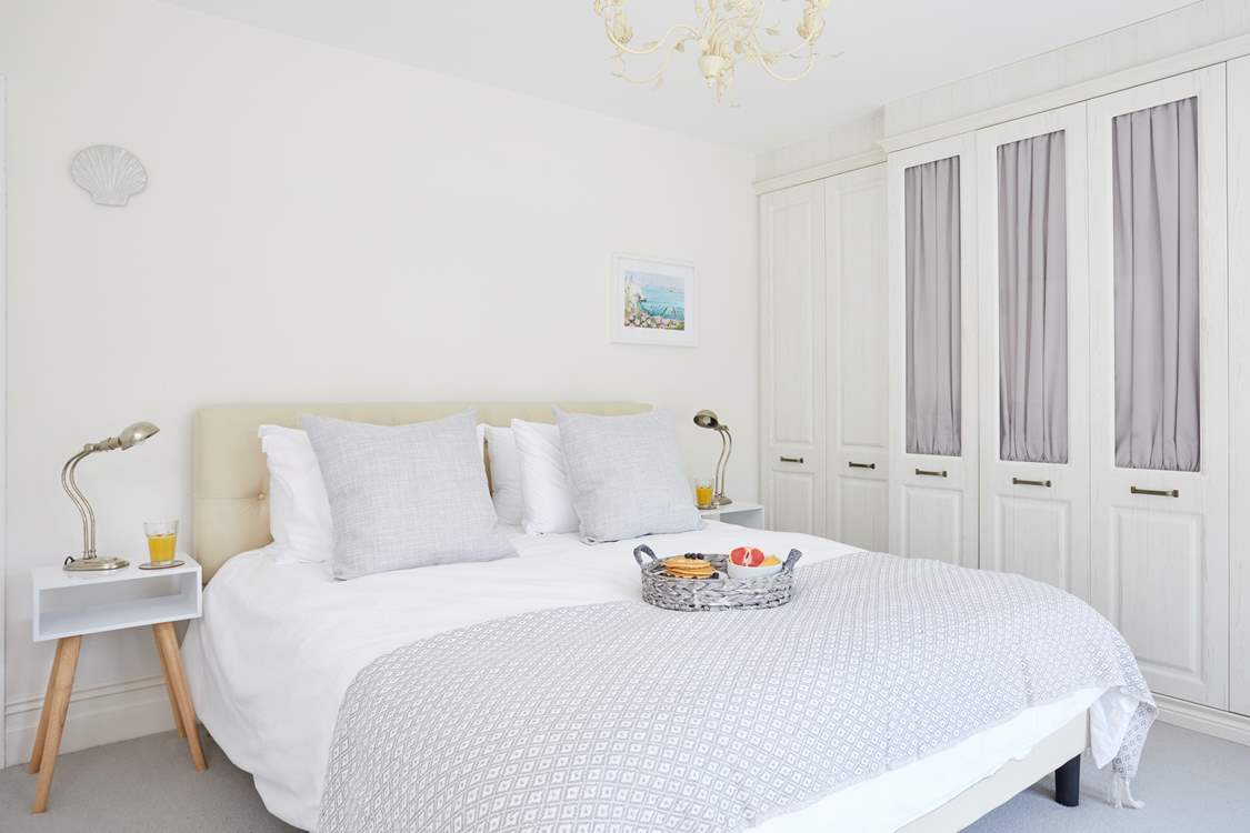 You will be sure to get a good night's sleep here with fresh crisp linen and a comfortable bed.