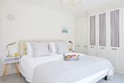 You will be sure to get a good night's sleep here with fresh crisp linen and a comfortable bed.