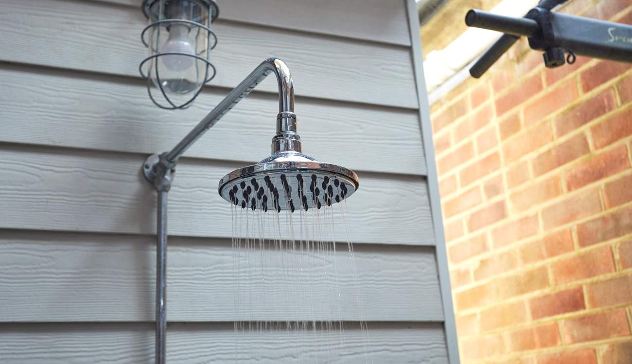 A handy outside space to wash off those sandy toes.