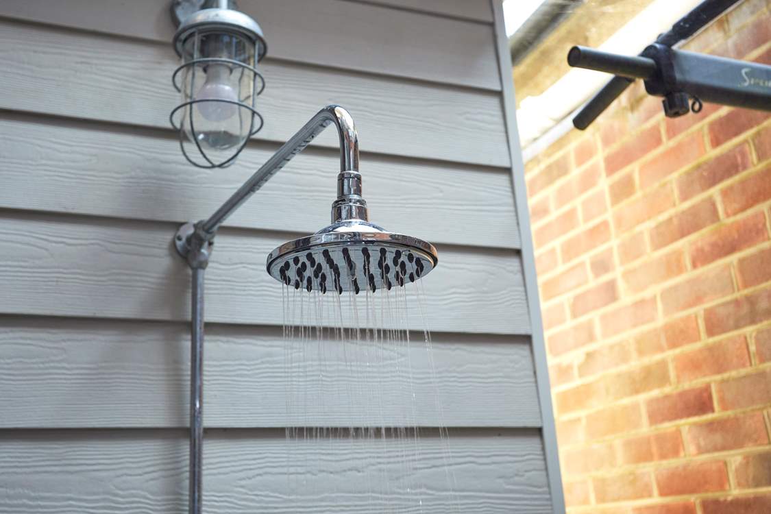 A handy outside space to wash off those sandy toes.