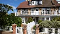 Welcome to picture-perfect Maybury, tucked away at the end of a no through road. 